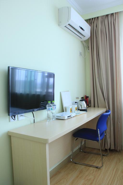 Super 8 Hotel Chengdu Airport Branch Dış mekan fotoğraf