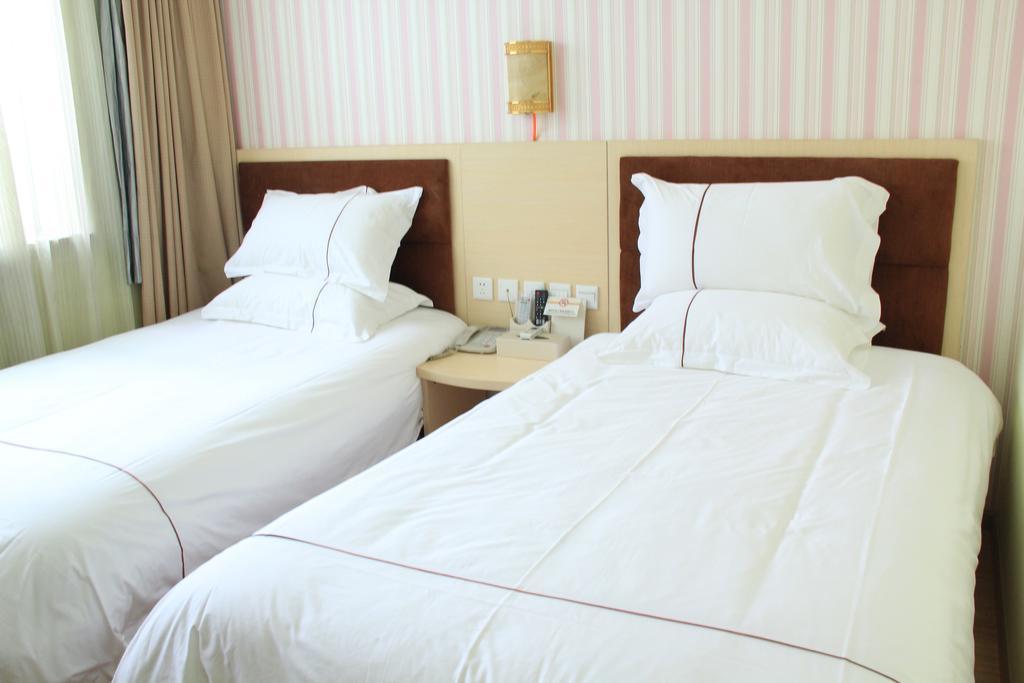 Super 8 Hotel Chengdu Airport Branch Dış mekan fotoğraf